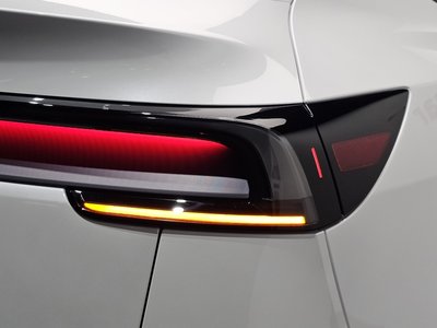 2026 Tesla MODEL Y — фото 10