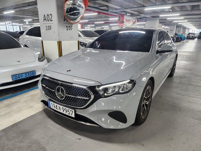 MERCEDES-BENZ E-CLASS - 1