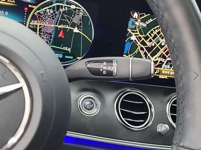 MERCEDES-BENZ E-CLASS - 8