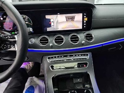 MERCEDES-BENZ E-CLASS - 10