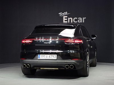 صورة 4 لـ 2023 Porsche CAYENNE
