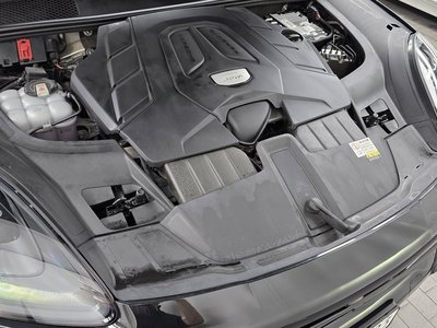 صورة 7 لـ 2023 Porsche CAYENNE