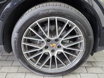 صورة 8 لـ 2023 Porsche CAYENNE
