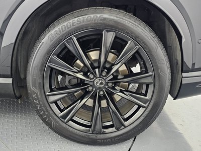 صورة 9 لـ 2024 Lexus RX