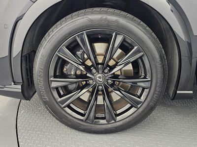 صورة 7 لـ 2024 Lexus RX