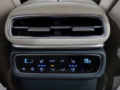 2024 Genesis GV80 thumbnail 32