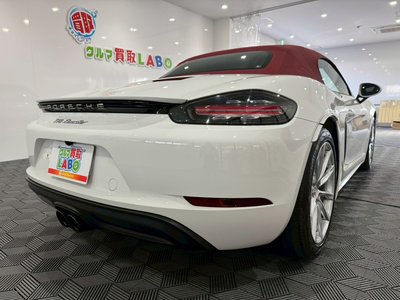 PORSCHE 718 - 8
