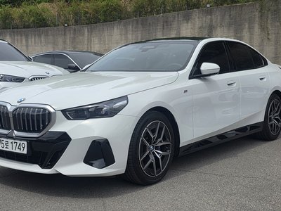 BMW 5 SERIES - 1