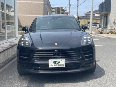 PORSCHE MACAN - 2