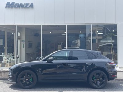 PORSCHE MACAN - 4