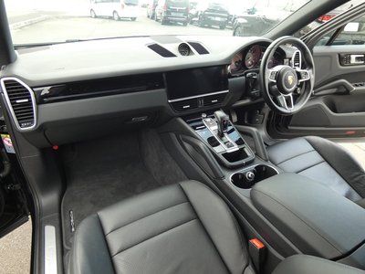 PORSCHE CAYENNE - 9