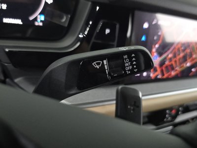 2025 Porsche CAYENNE thumbnail 29
