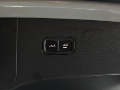 2025 Porsche CAYENNE thumbnail 34