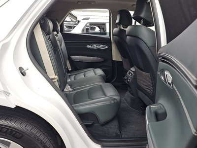 2023 Genesis ELECTRIFIED GV70 — миниатюра 18