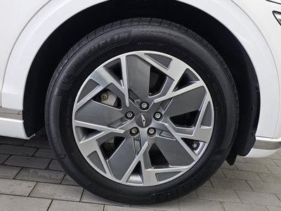 2023 Genesis ELECTRIFIED GV70 photo 8