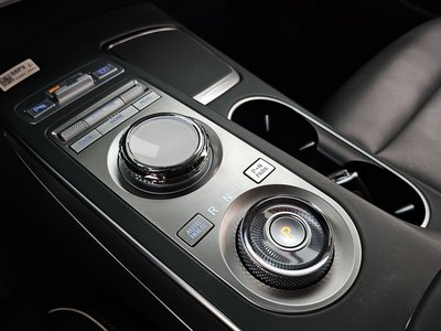 2023 Genesis ELECTRIFIED GV70 — миниатюра 12