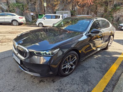 BMW 5 SERIES
