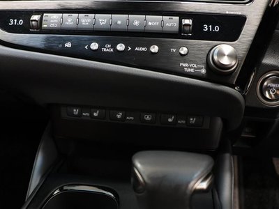 2023 Lexus ES — миниатюра 34
