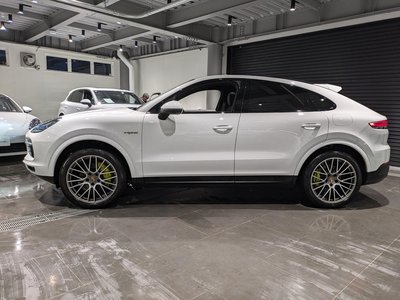 PORSCHE CAYENNE COUPE - 8