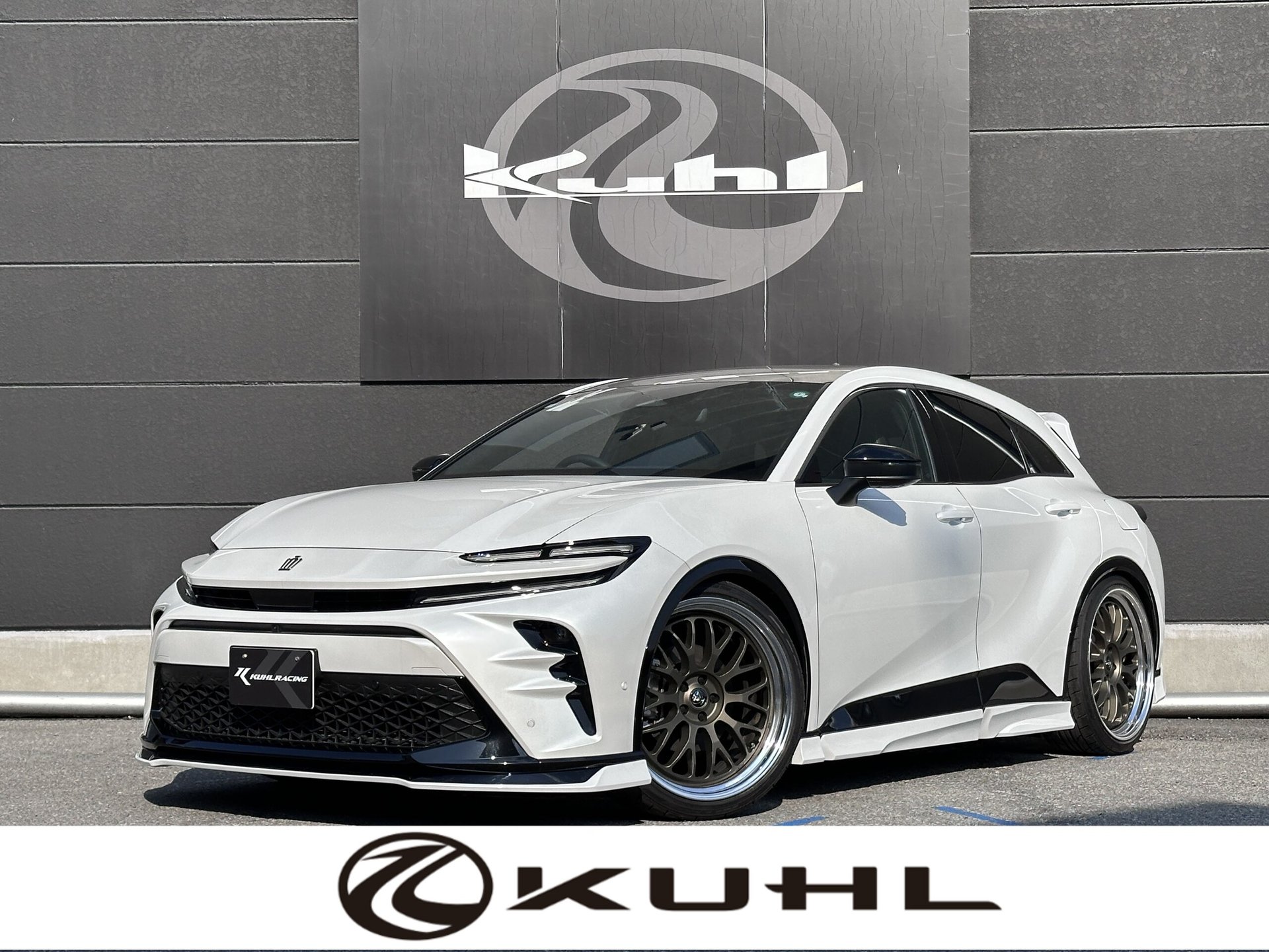 TOYOTA CROWN SPORT - View 1