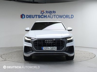AUDI Q8 - 2