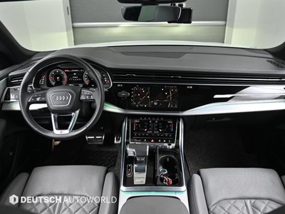 AUDI Q8 - 4
