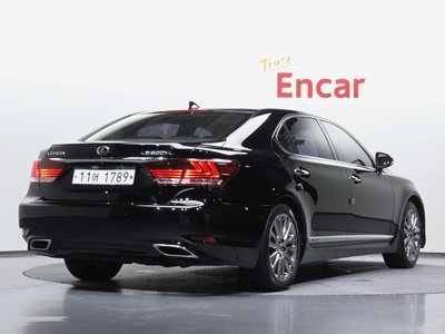 LEXUS LS - 4