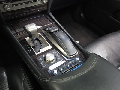 LEXUS LS - 9