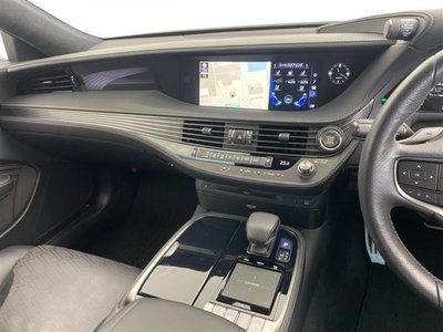 صورة مصغرة 30 لـ 2018 Lexus LS