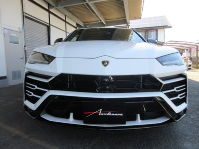 LAMBORGHINI URUS - 3