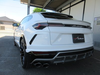 LAMBORGHINI URUS - 8