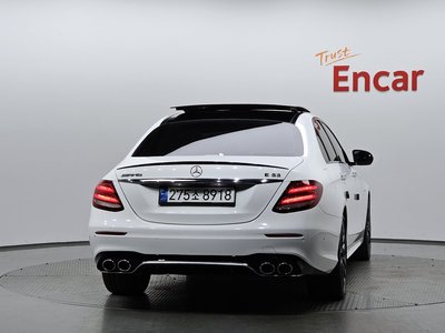 MERCEDES-BENZ E-CLASS - 4