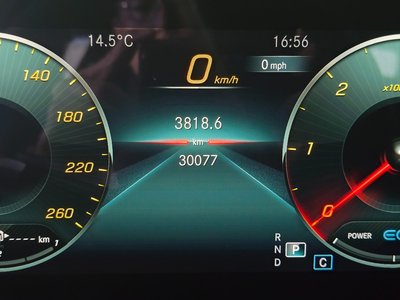 MERCEDES-BENZ E-CLASS - 8