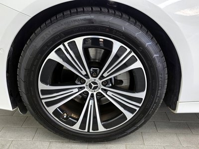 MERCEDES-BENZ E-CLASS - 6