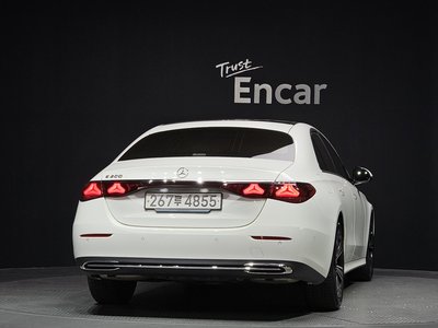MERCEDES-BENZ E-CLASS - 4