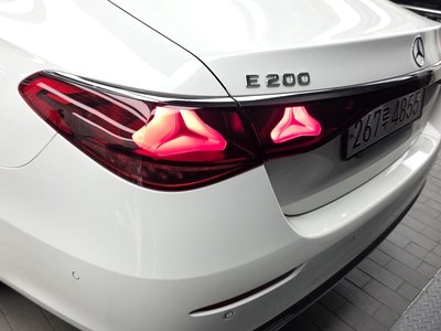 MERCEDES-BENZ E-CLASS - 10