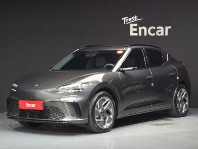 صورة 1 لـ 2025 Genesis GV60