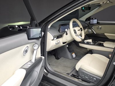 صورة مصغرة 13 لـ 2025 Genesis GV60