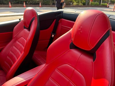 FERRARI CALIFORNIA T - 10