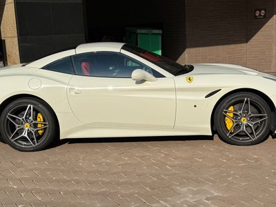 FERRARI CALIFORNIA T - 6
