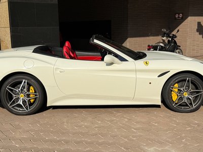 FERRARI CALIFORNIA T - 5