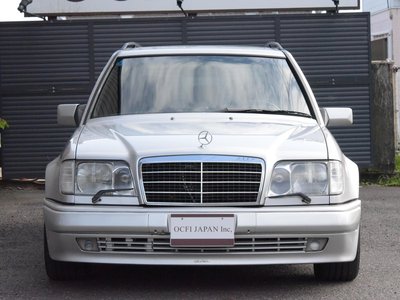 MERCEDES-BENZ E-CLASS - 2
