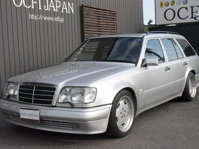 MERCEDES-BENZ E-CLASS - 1