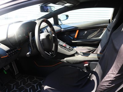 LAMBORGHINI AVENTADOR - 6