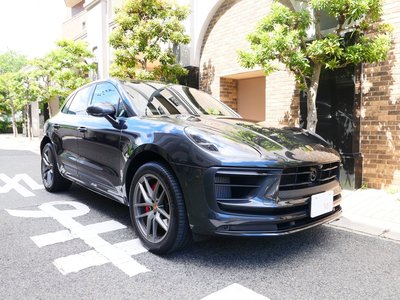 PORSCHE MACAN - 1
