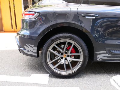 PORSCHE MACAN - 8