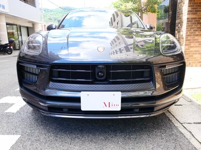 PORSCHE MACAN - 4
