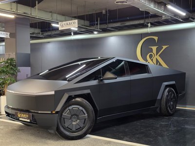 TESLA CYBERTRUCK - 1