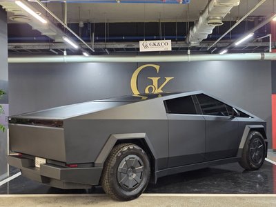 TESLA CYBERTRUCK - 5