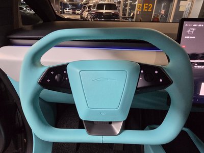 TESLA CYBERTRUCK - 9